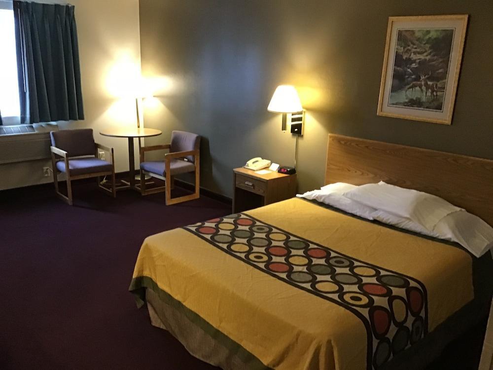 Super 8 By Wyndham Super 8 Blackfoot Eksteriør billede