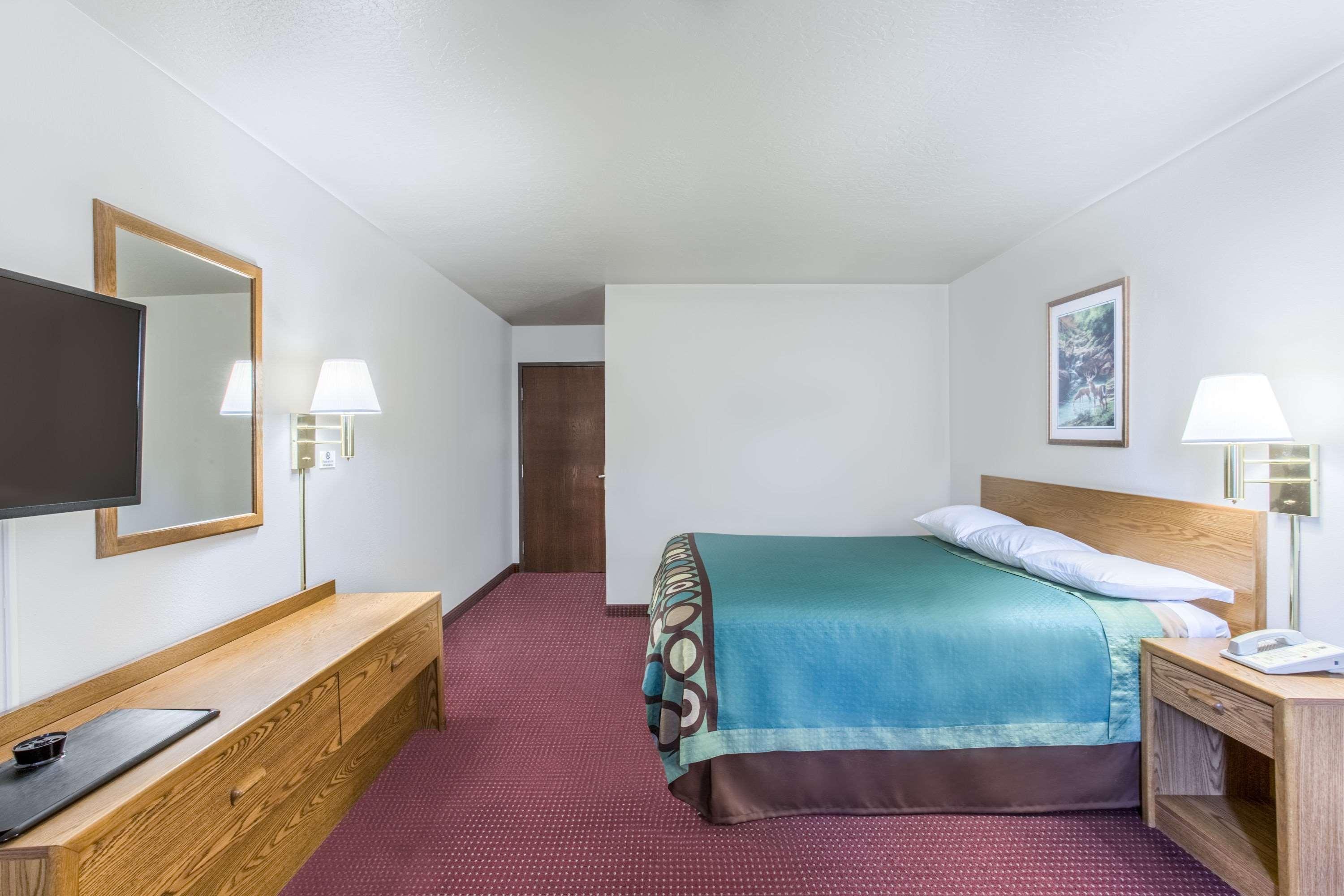 Super 8 By Wyndham Super 8 Blackfoot Eksteriør billede